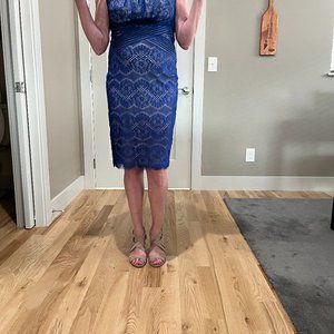 Mother of the Bride Lace Dress with Lining - Plus Jewelry! Size 6